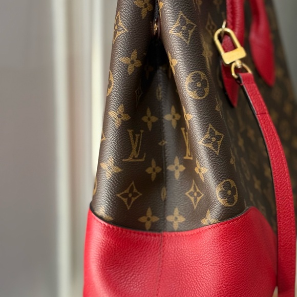 Louis Vuitton Flandrin Handbag - Picture 5 of 9